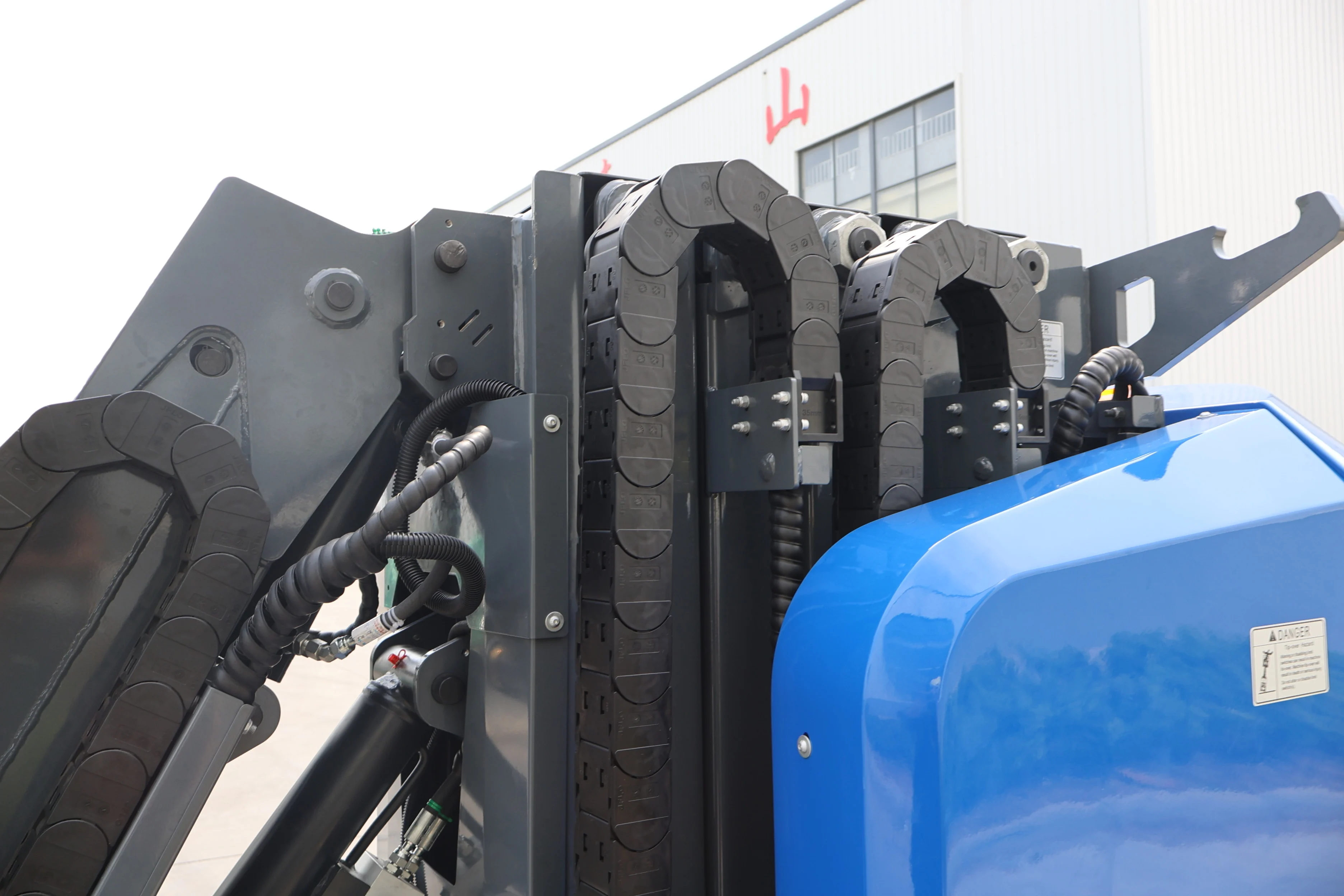Cable carrier (drag chain)