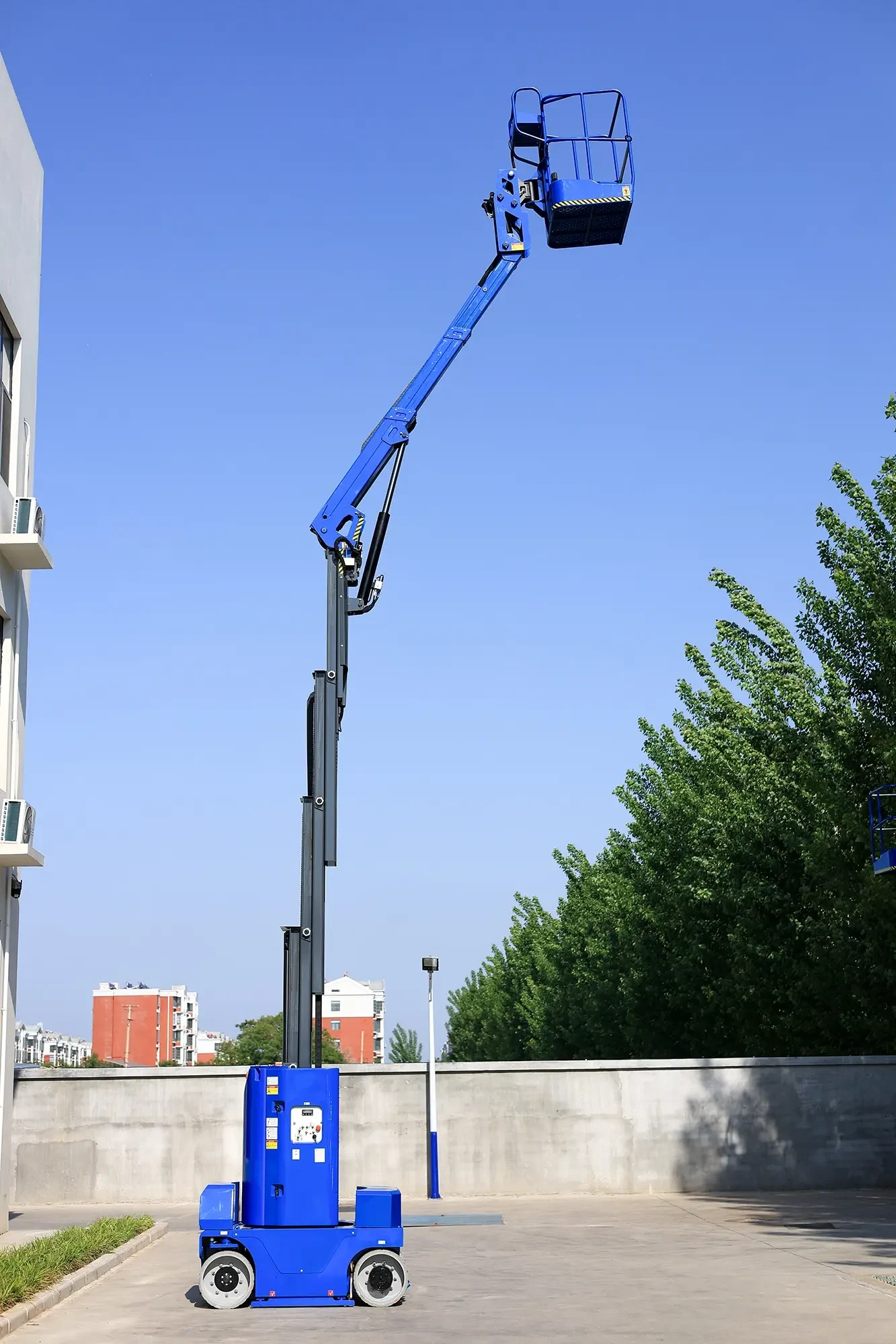 HYNEELIFT HI12N electric mast lift full view